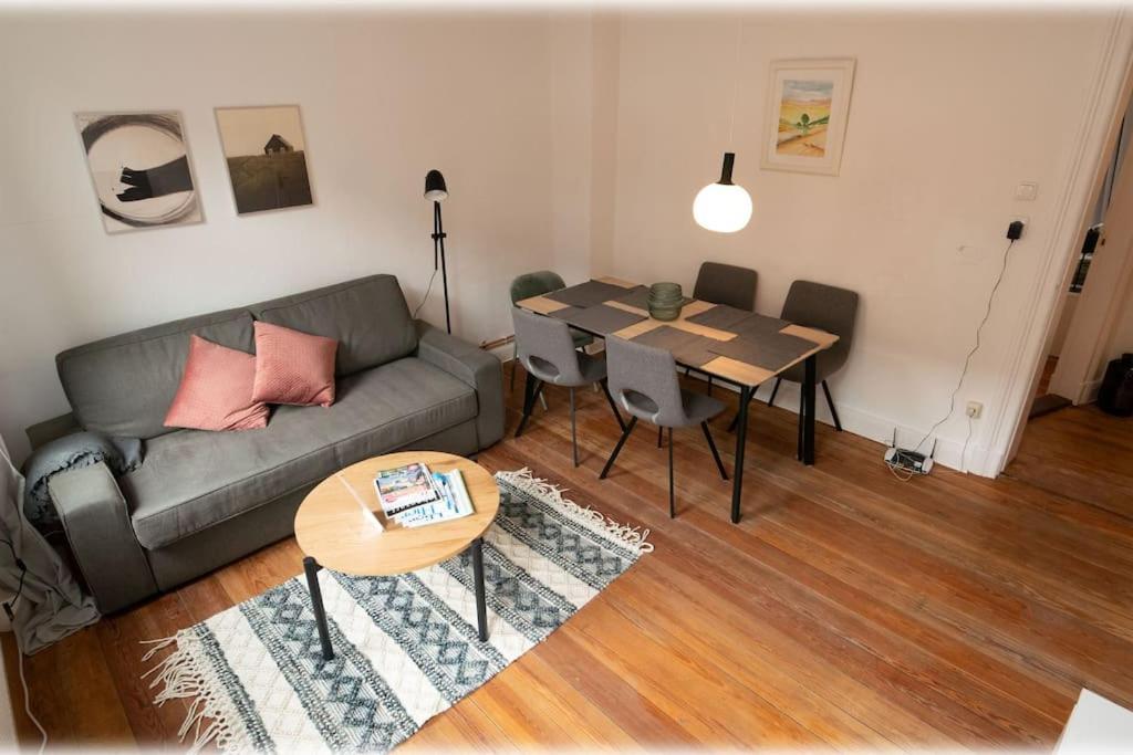 Altbaucharme! 2Zimmer, Zentral Und 24H Check-In Kiel Buitenkant foto